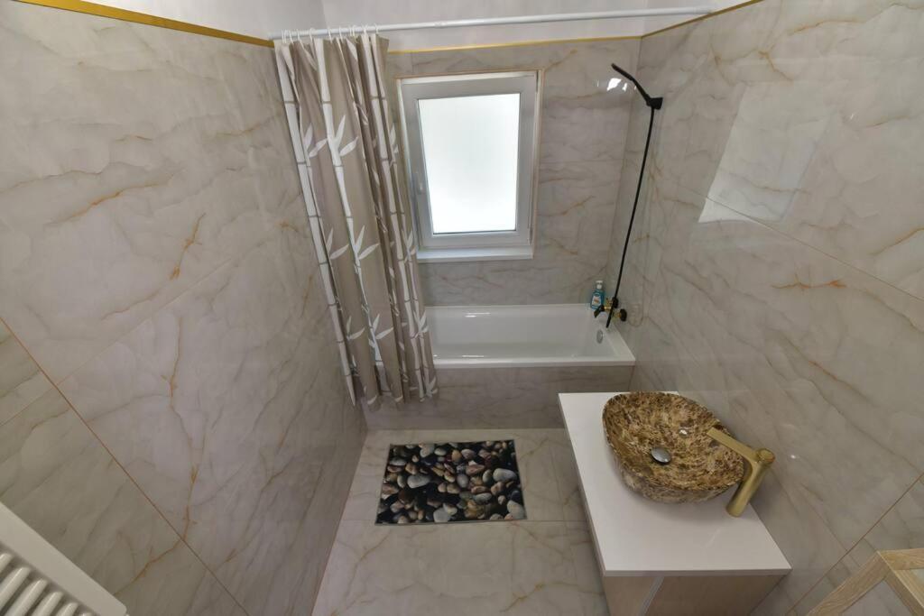 דירות בוקרשט Luxury Studio / Ghencea מראה חיצוני תמונה