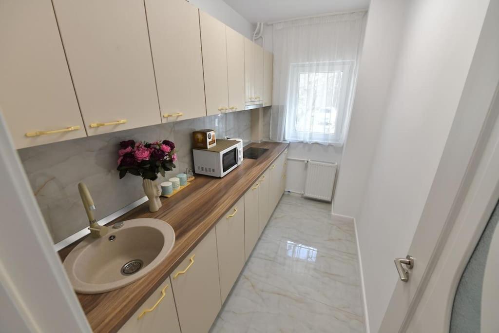 דירות בוקרשט Luxury Studio / Ghencea מראה חיצוני תמונה